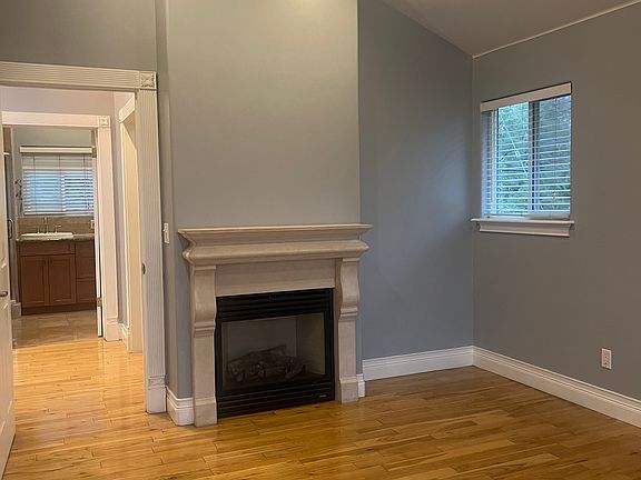 3rd image of 639 Pine Ave