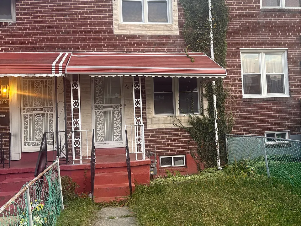 3611 W Lexington St