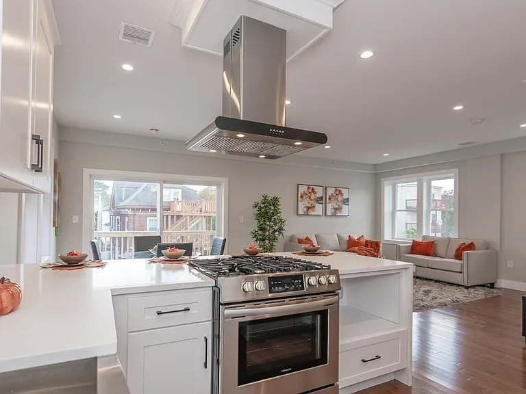 71 Savin St #2 — Photo 3