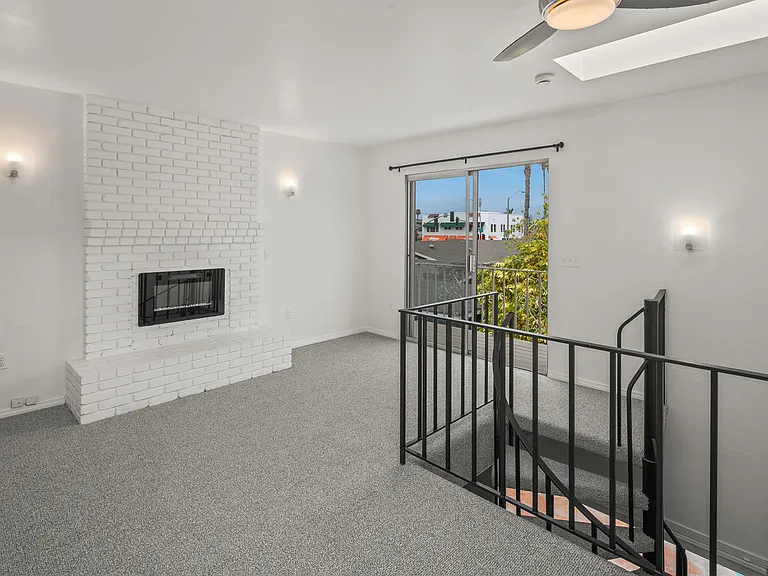 3925 Hawk St — Photo 37