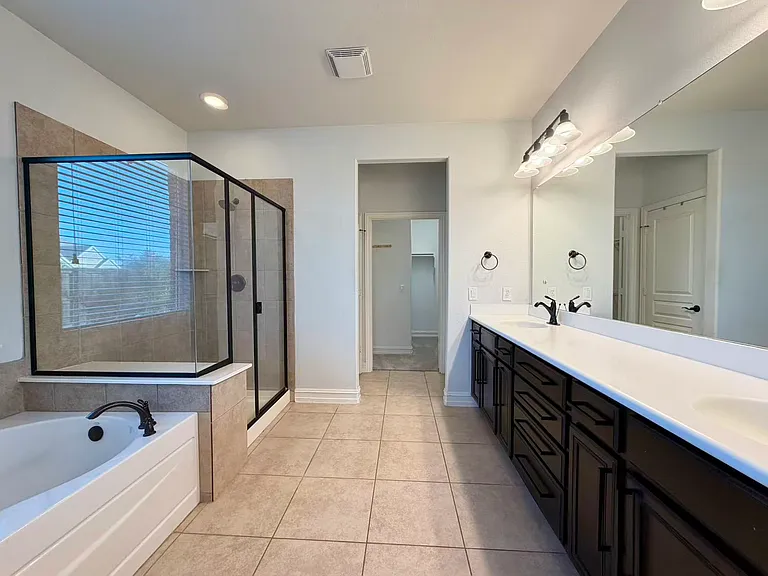 226 Boxwood Ln — Photo 13
