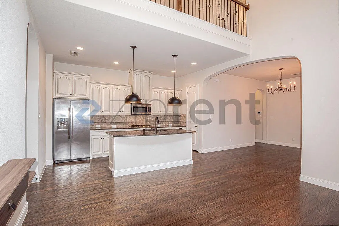 3 bed, 2.5 bath, 2306 sqft, $3,200 — Photo 4