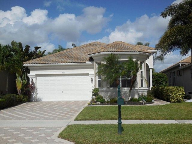 1st image of 6955 Fairway Lakes Dr