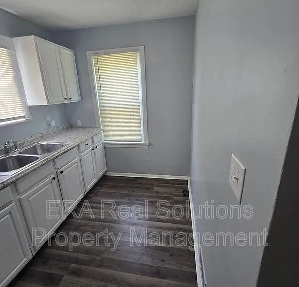 1251 23rd Ave — Photo 12