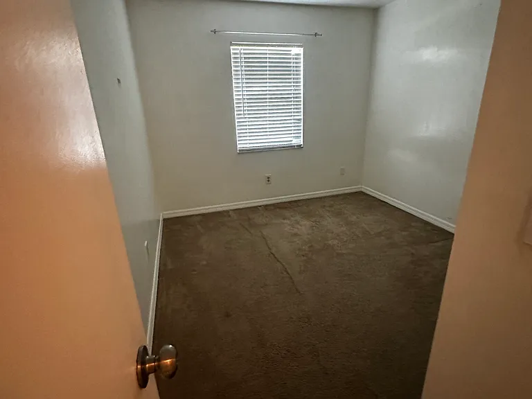 11706 Oban Ave — Photo 12