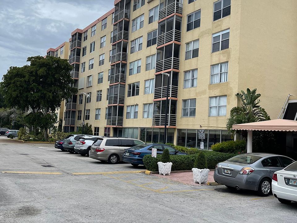 1st image of 17890 W Dixie Hwy APT 716