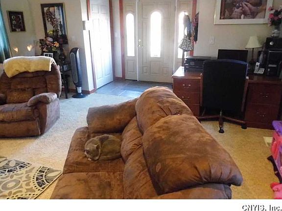 3rd image of 107 Shaver Ave