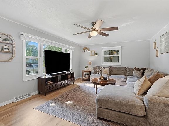 3rd image of 1411 N 2nd Ave