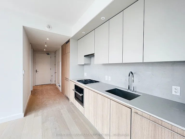 81 Wellesley St E #903 — Photo 2