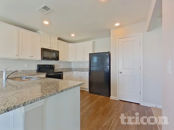4th image of 286 Belcaro Dr