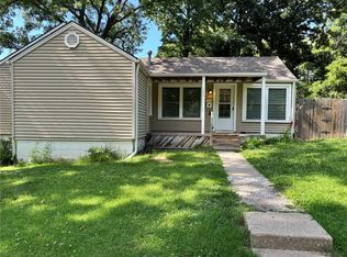 143 Grove Ave, Bonner Springs, KS 66012
