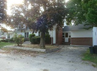 16 Columbus Ave, Johnston, RI 02919