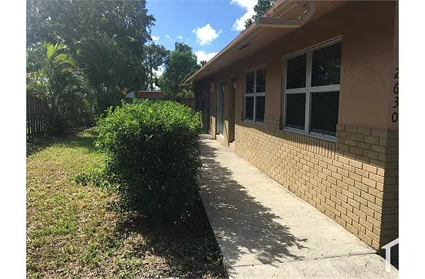 Building Photo - 2630 Riverland Dr #B