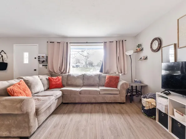 525 Beechwood Rd, Columbus, OH 43213
