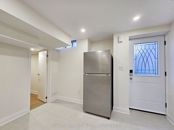4th image of 6 Plantain Ln #Basement