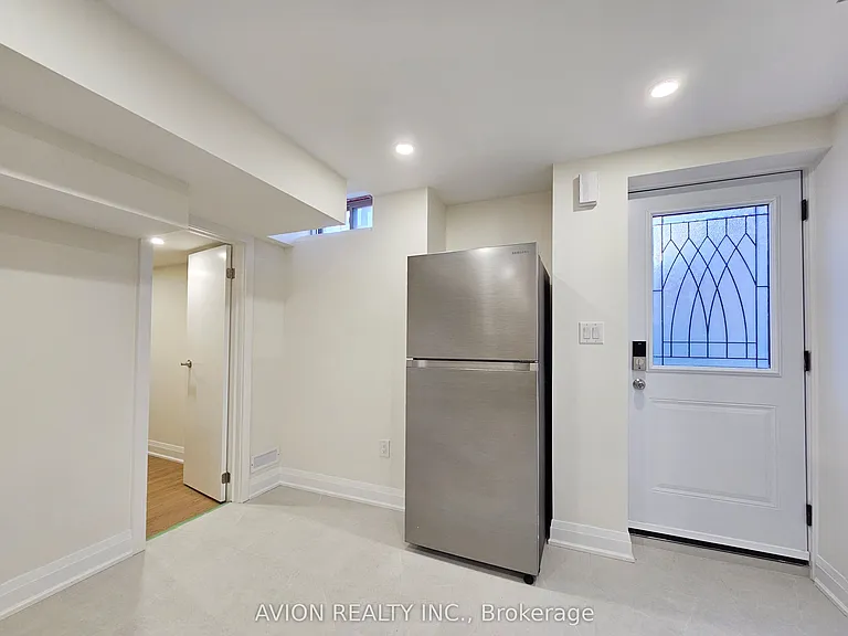 6 Plantain Ln #BASEMENT — Photo 5