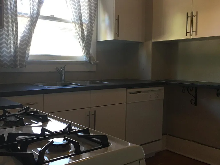 722 W Lynwood St — Photo 9