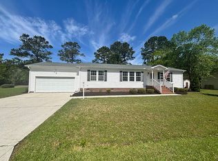 21 Nandina Dr, Hampstead, NC 28443