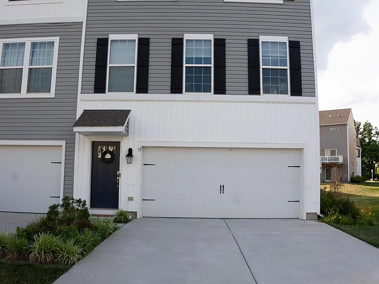 13 Foundry Blvd — Photo 1