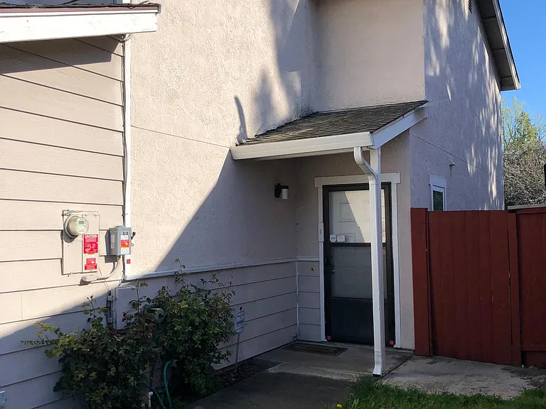 254 Grau Dr — Photo 2