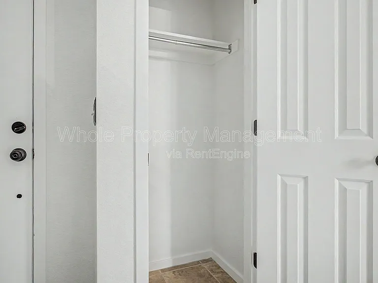 3884 Red Deer Trl — Photo 3