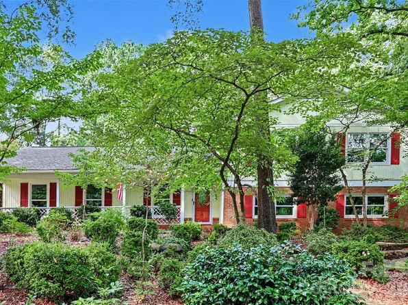 6122 Yellowood Rd, Charlotte, NC 28210
