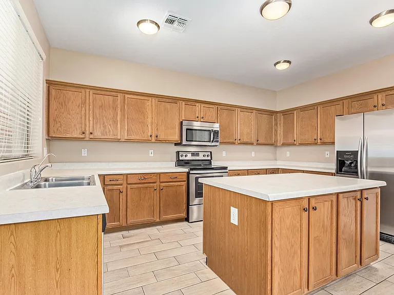 504 N Swallow Ln — Photo 12