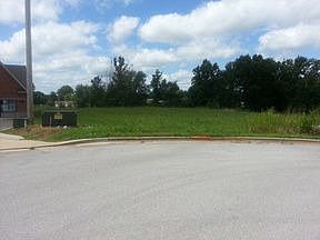 1st image of 90 Wesley Dr