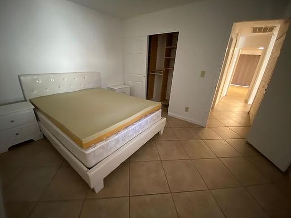 4th image of 2608 Lourdes Ave