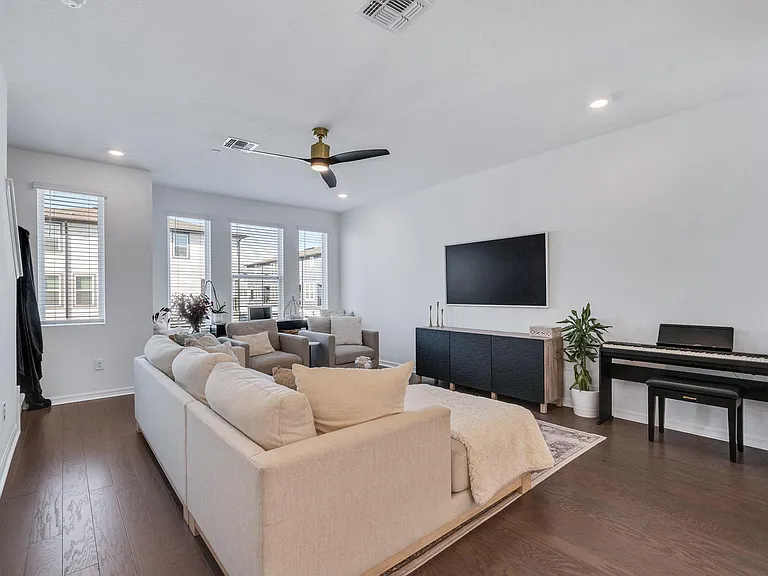 8418 Sperry St — Photo 15