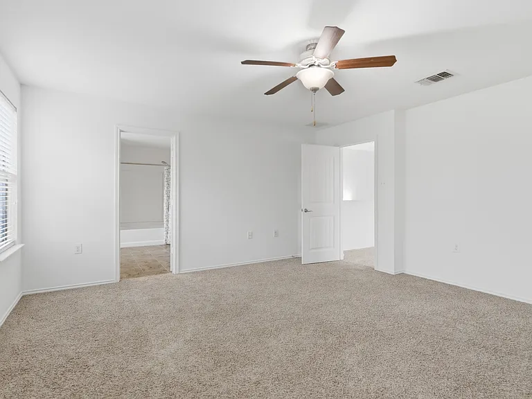 11200 Drumellan St — Photo 46