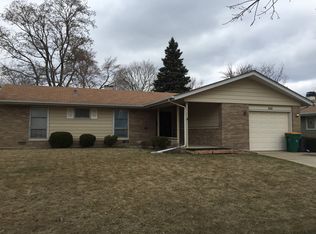 328 Charing Cross Rd, Elk Grove Village, IL 60007