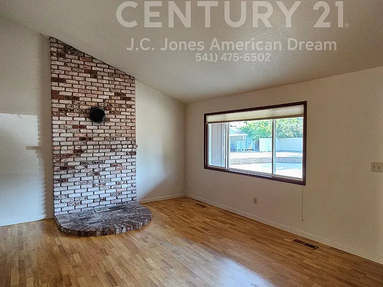 144 Belindy Cir — Photo 3