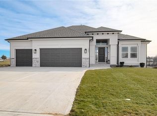 1027 Fir Ln, Liberty, MO 64068