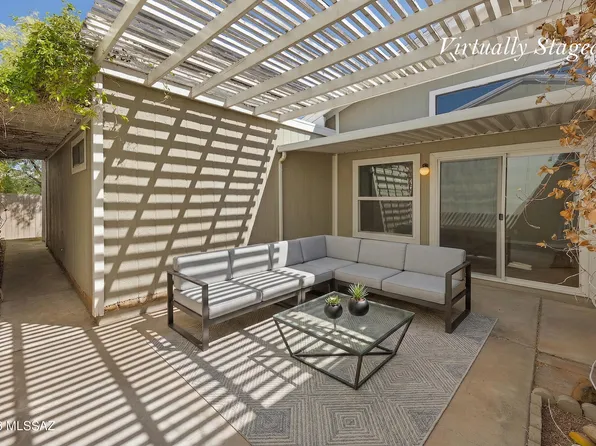 6300 N Willowbrook Dr, Tucson, AZ 85704