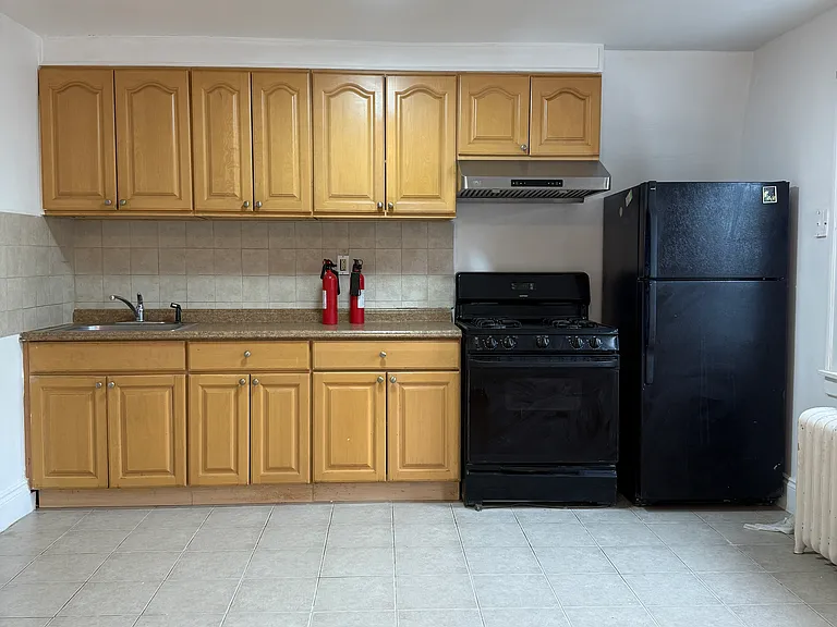 16219 Laburnum Ave #3 — Photo 5