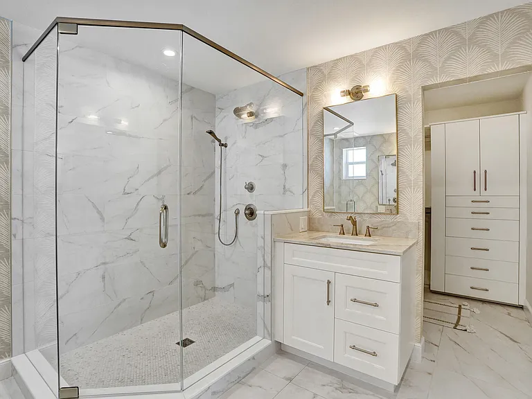 248 Codrington Dr — Photo 32