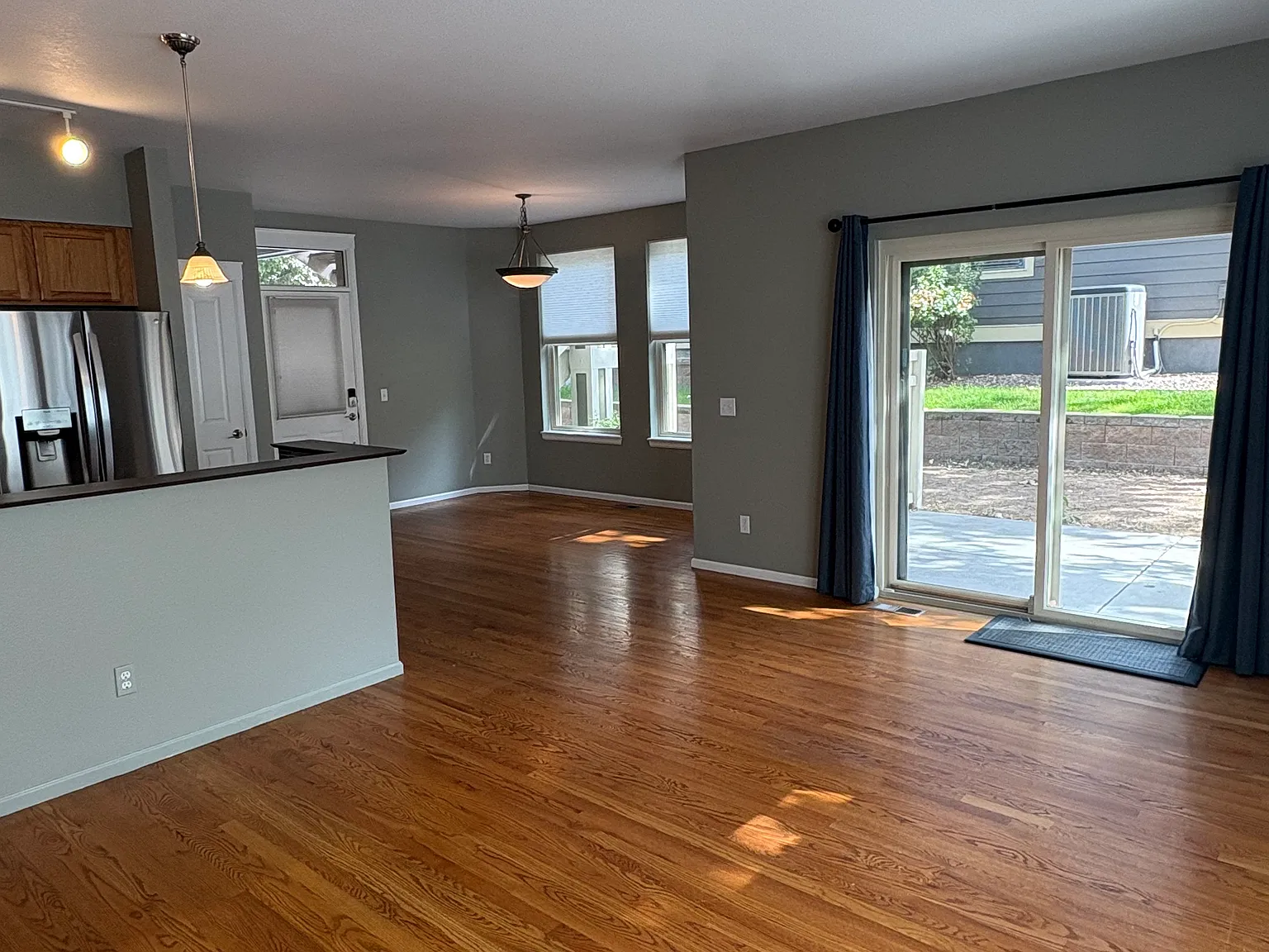 2 bed, 2074 sqft, $2,900 — Photo 2
