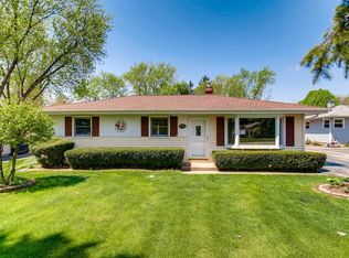 6104 Woodward Ave, Downers Grove, IL 60516