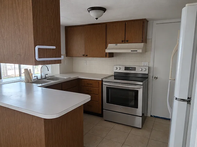 12213 Partridge Hill Row — Photo 11