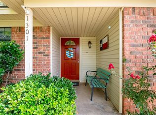 1301 Inlet Dr, Azle, TX 76020