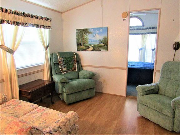 5th image of 531 Saint George Dr