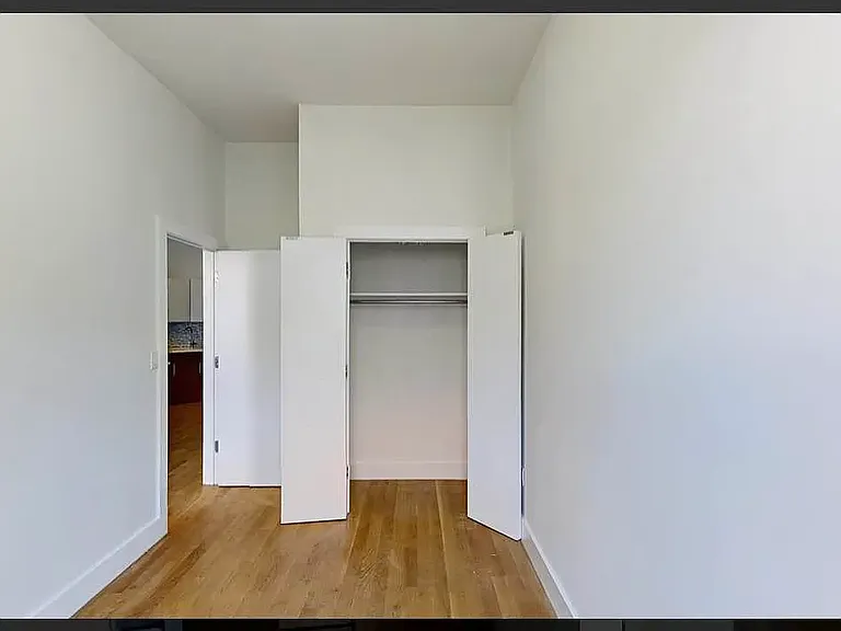 17 Goodwin Pl #2 — Photo 7
