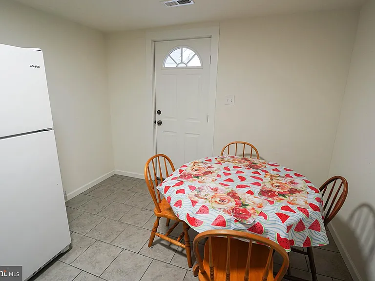 231 Newton St #B — Photo 30