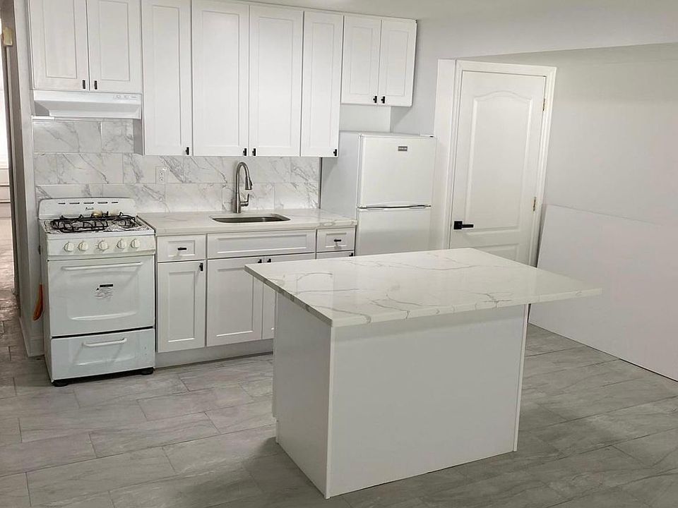 1st image of 39 Arden Ave #1