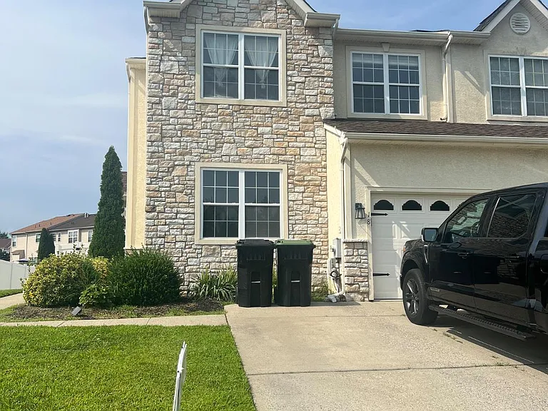 18 Bryce Rd — Photo 1