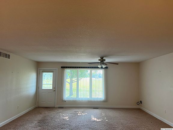 2nd image of 513 River Bend Ct