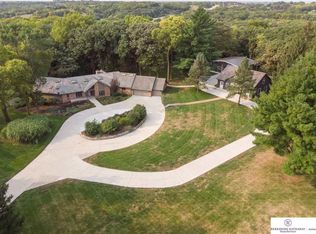 6401 Rainwood Rd, Omaha, NE 68152