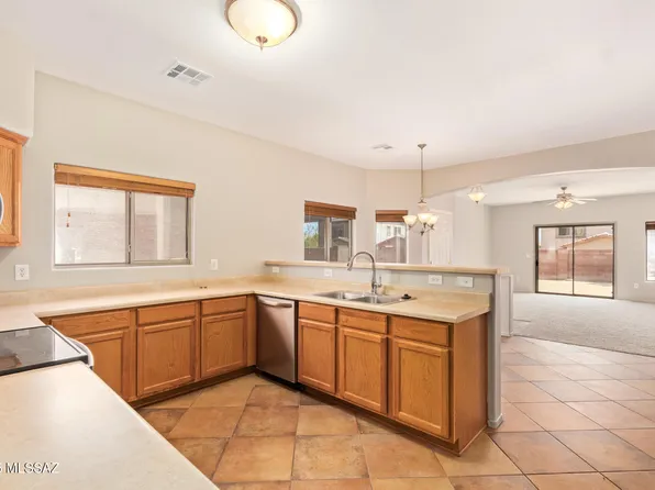 7536 E Fair Meadows Loop, Tucson, AZ 85756