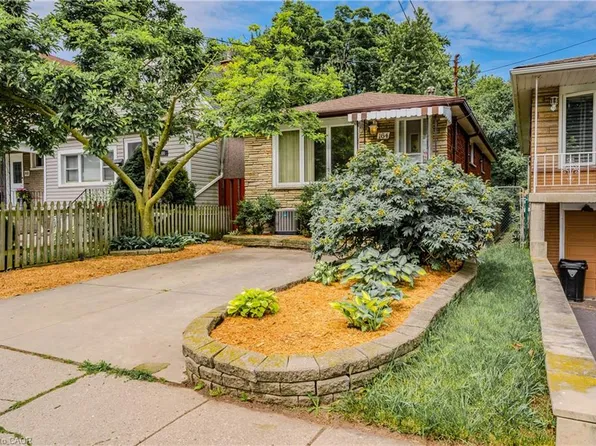 164 E 23rd St, Hamilton, ON L8V 2X1